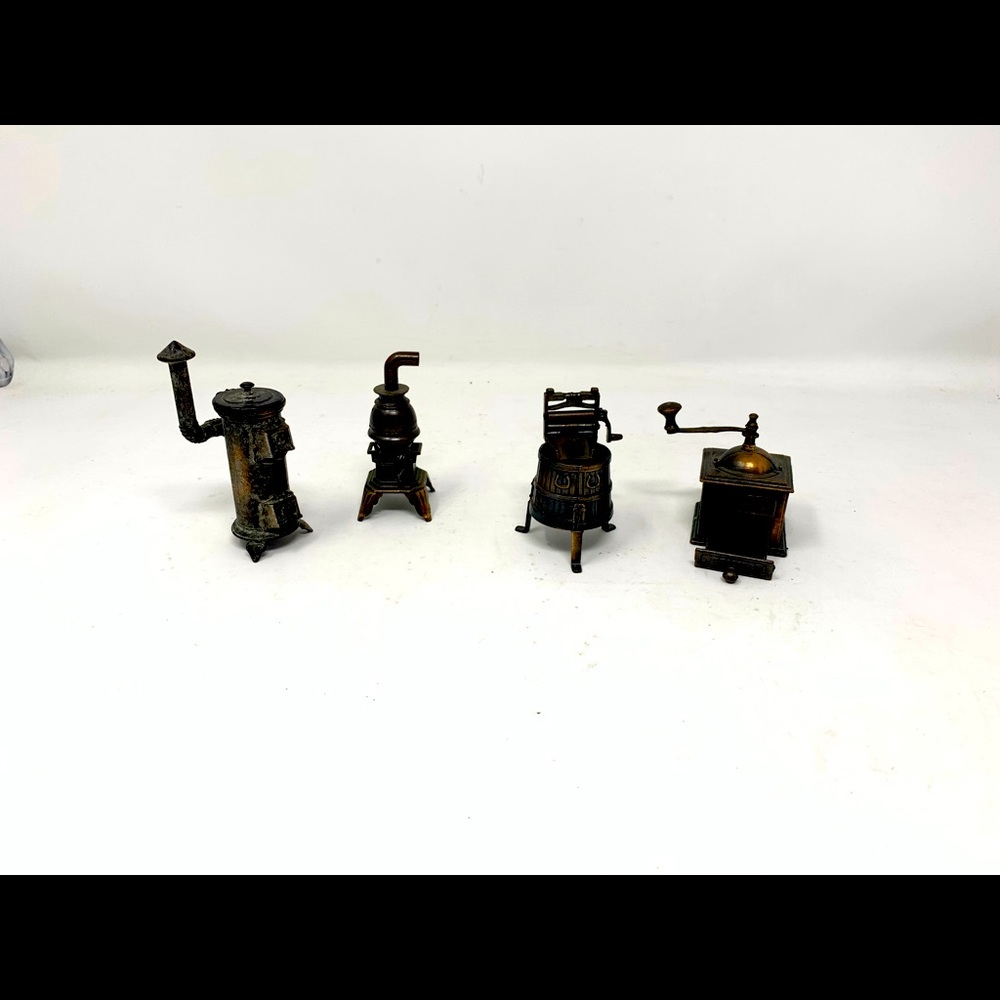 Vintage Durham Industries Doll house furniture 1976 lot of 4 pieces
